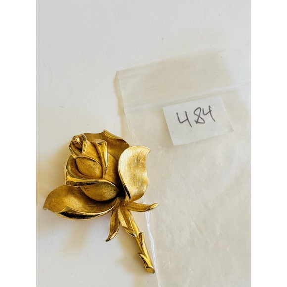 VTG Crown Trifari Rose Pin Brooch Brushed Gold Tone Rare Thorny Blooming Flower - Picture 6 of 6
